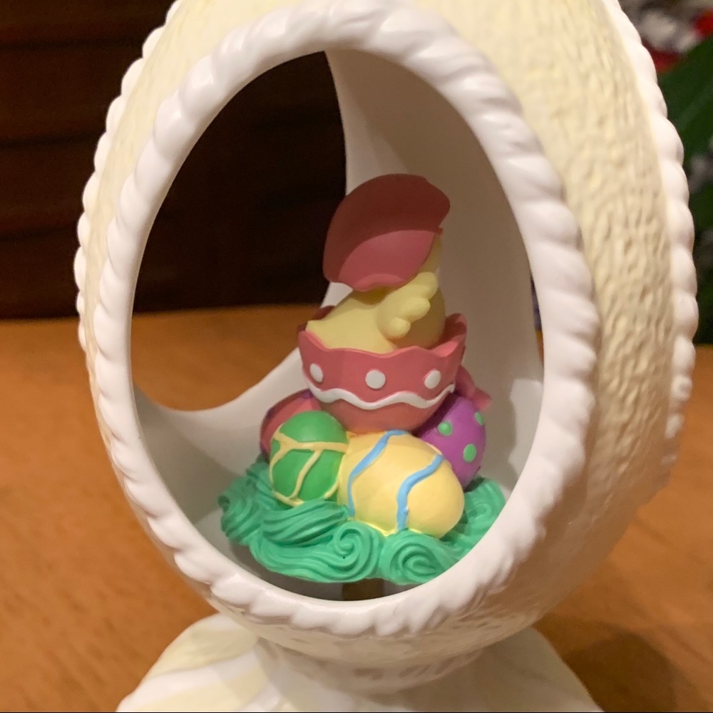 Springtime Rotating Musical Easter Egg - Picture 8 of 13